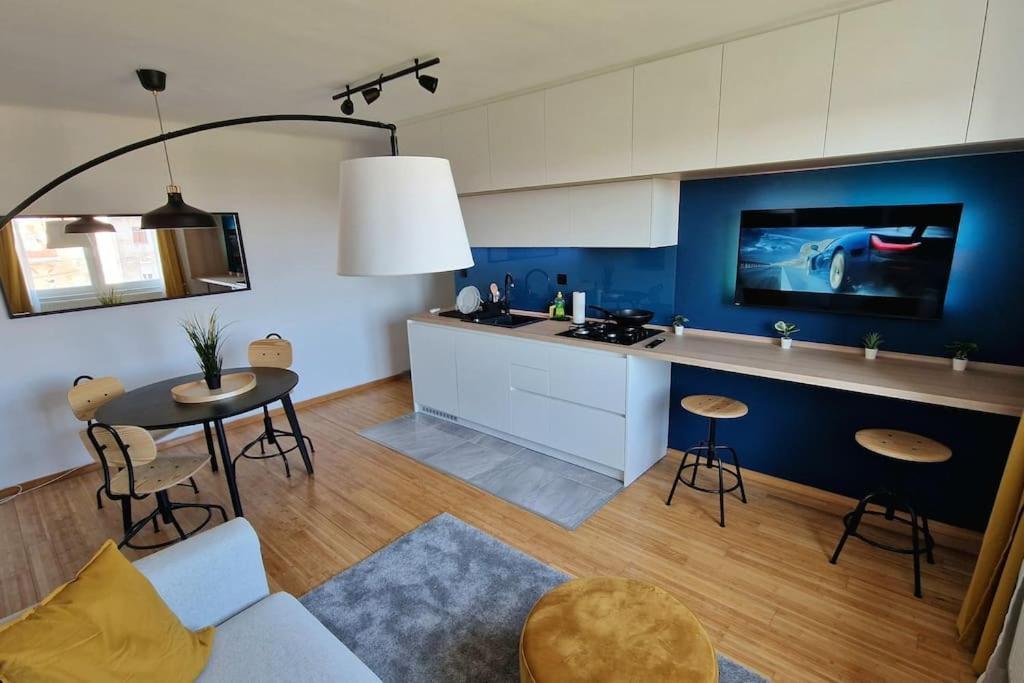 Midnight Blue Oasis - Center, Free Parking Daire Zagreb Dış mekan fotoğraf